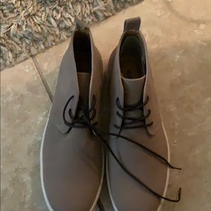 Tan men’s ankle boots